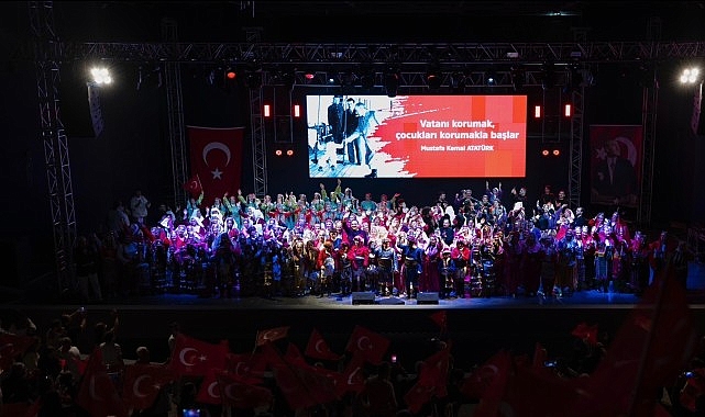 19 Mayıs Coşkusu Balçova'da Meydanlardan Sahnere Taştı