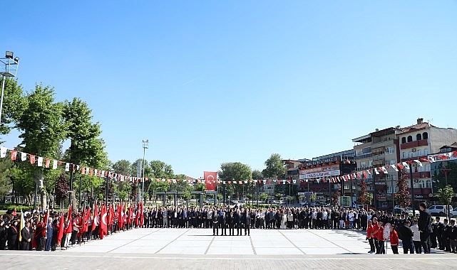 19 Mayıs İnegöl'de Coşkuyla Kutlandı