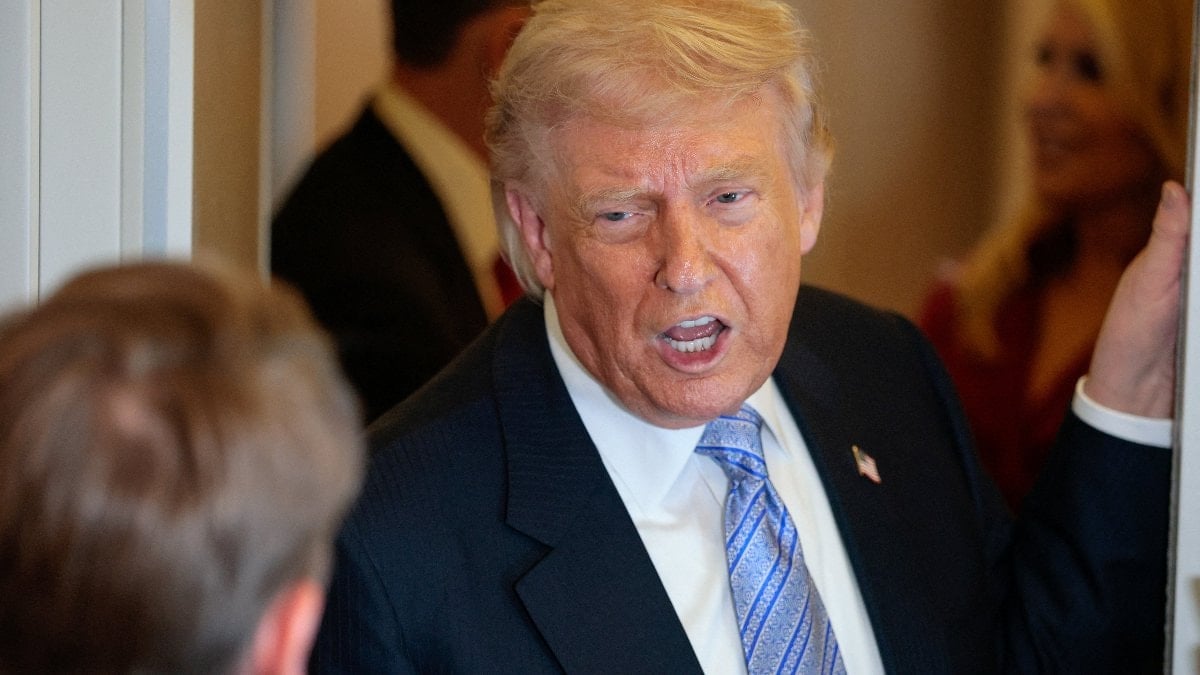 ABD Başkanı Trump: İran'da her şeyi iki günde yerle bir ederiz