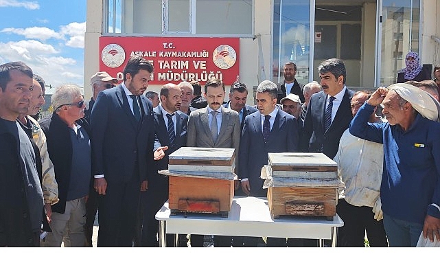 Akfen Yenilenebilir Enerji'den Dünya Arı Günü Kapsamında Aşkale'de Üreticilere Yüzde 70 Hibeli Arılı Kovan Desteği