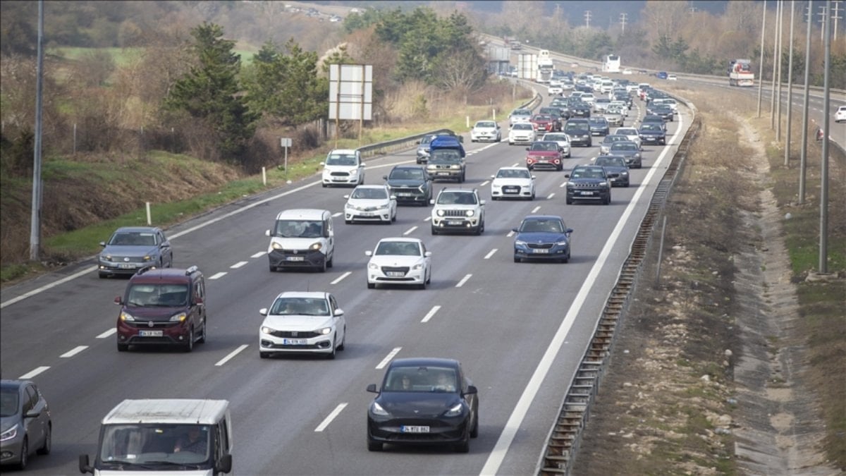 Bayram tatilinde yola çıkacak sürücülere 'araç bakımı' uyarısı