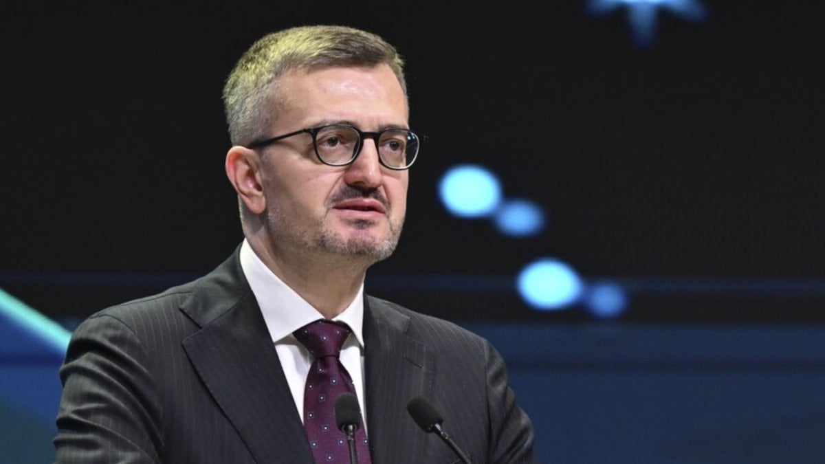 Burhanettin Duran paylaştı: Bin 352 FETÖ bağlantılı hesaba daha erişim engeli kararı alındı