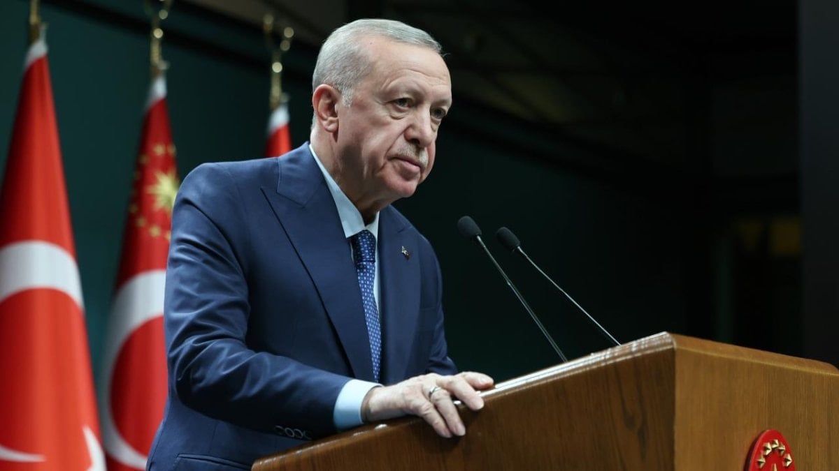 Cumhurbaşkanı Erdoğan, şehit polisler için başsağlığı mesajlarını iletti