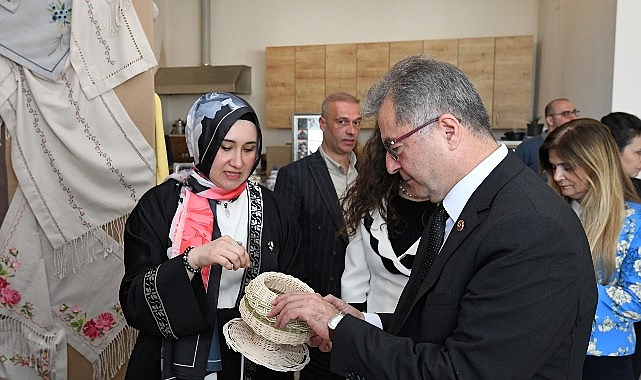 Demirtaş'ta OSMEK Kursiyerlerinin El Emeği Sergilendi