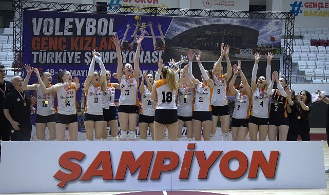 Eczacıbaşı Genç Kız Takımı Türkiye Şampiyonu!