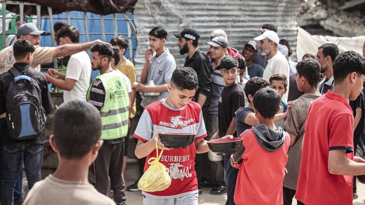 Filistin hükümeti, Gazze'de 1,6 milyon kişinin kıtlık riski altında olduğunu duyurdu
