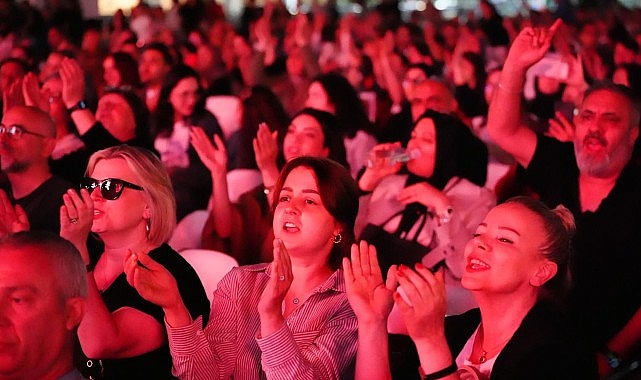 Gençlik Festivali'nde Senfoni ve Çok Sesli Koro'dan Unutulmaz Konser