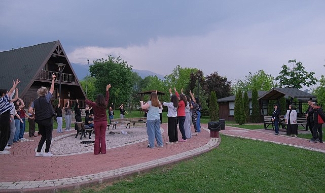 İnegöl'de Gençlerin TÜBİTAK Bilim Kampı Başladı
