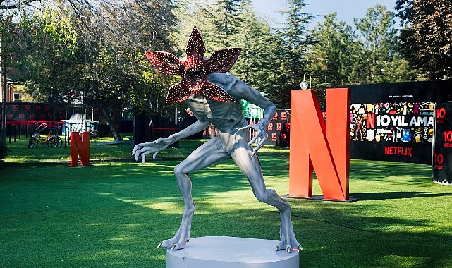 Netflix, Türkiye'deki 10. Yılını Binlerce İzleyicisiyle Kutladı.