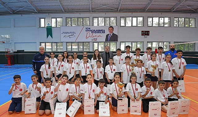 Osmangazi Belediyespor'dan Badmintonda Tarihi Başarı