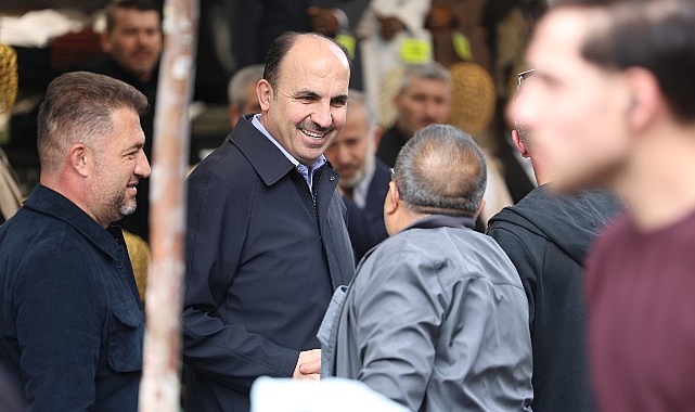 Şehir Merkezinde Esnafı Ziyaret Eden Başkan Altay: "Konya'mızda Kurban Bayramı'nın Bereketini ve Heyecanını Hep Birlikte Yaşıyoruz"