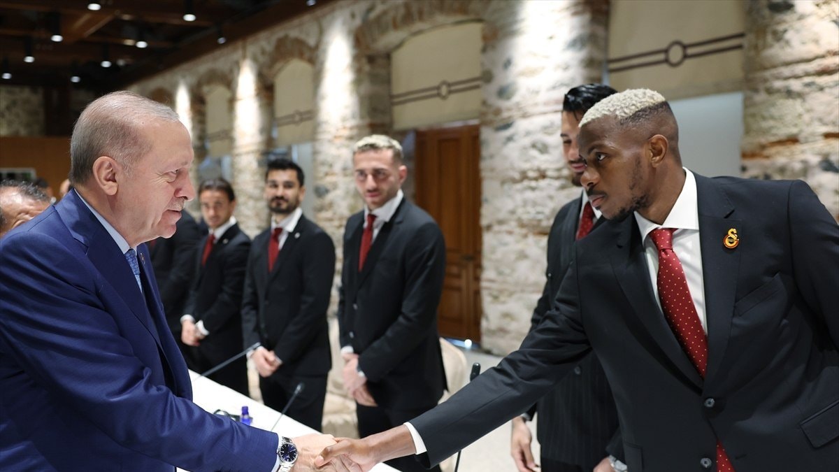 Victor Osimhen'den Cumhurbaşkanı Erdoğan'a: Sizinle tanışmak için kupa kazanmalıydık