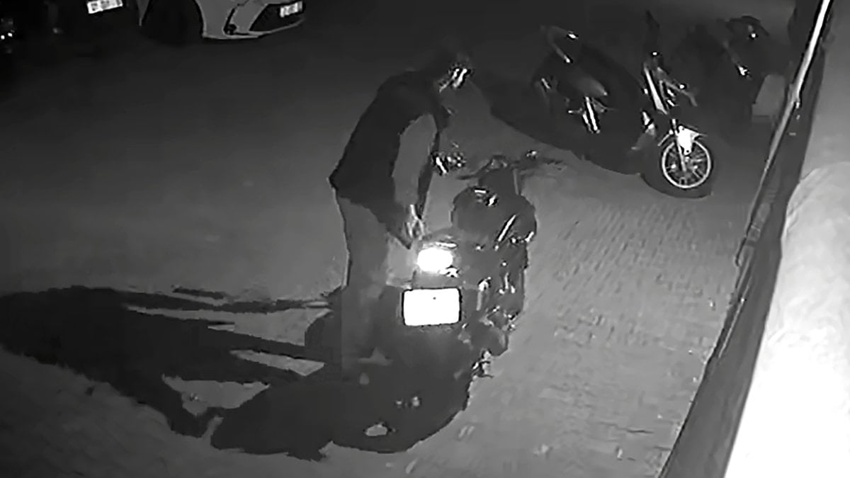 Adana'da çaldığı motosikletle gezerken yakalandı: Teslim etmeye gidiyordum