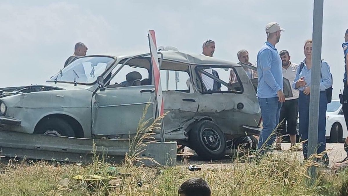 Adana'da otomobil ile kamyonet çarpıştı: 1 ölü, 5 yaralı