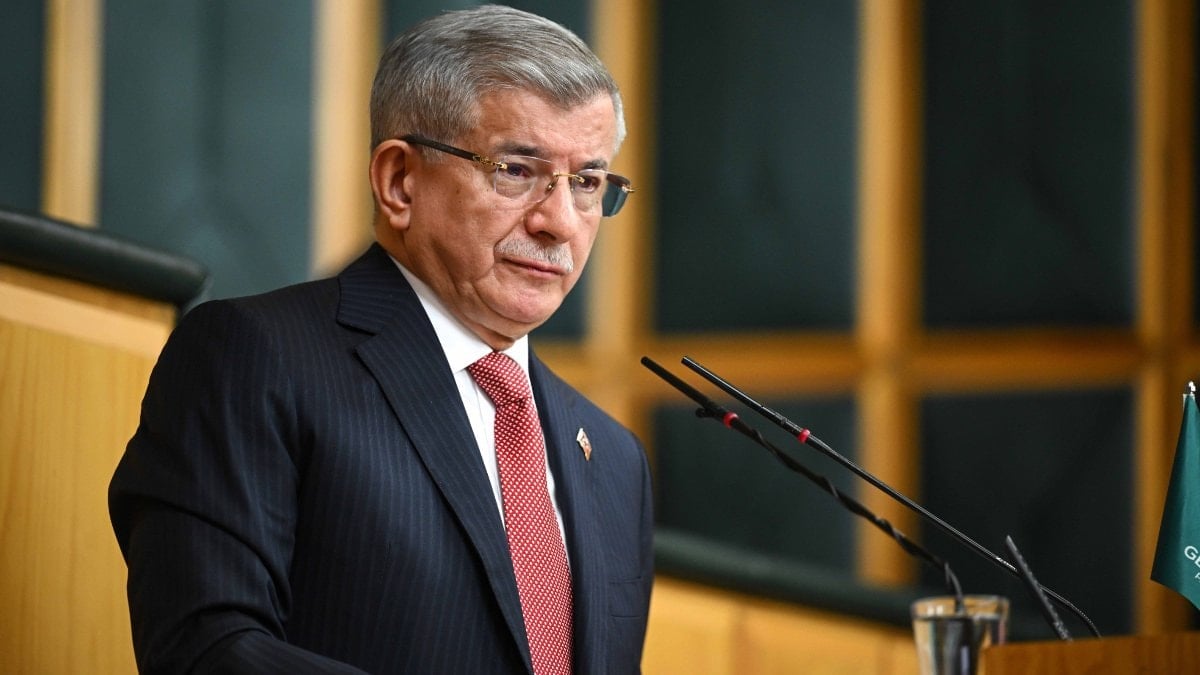 Ahmet Davutoğlu'ndan ABD maçı öncesi Milli Takım'a motivasyon konuşması