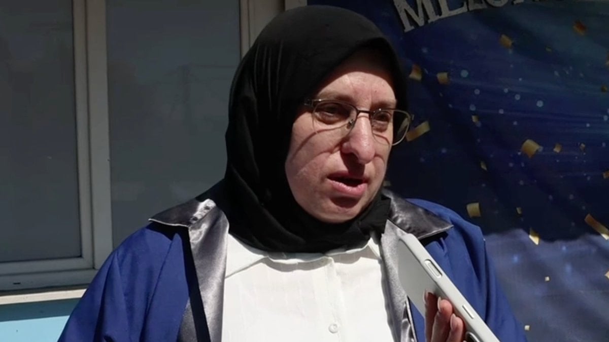 Balıkesir'de 12 yaşında okulu bıraktı: 54 yaşında üniversiteyi bitirdi