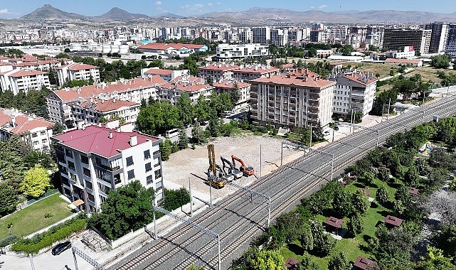 Başkan Altay: "KONYARAY Projesi Kapsamında Demiryolu Caddesi'nde Kesintisiz Bir Ulaşım Koridoru Oluşturuyoruz"