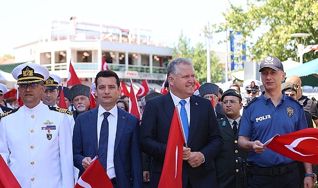 Bir Asır Sonra Aynı Meydanda, Aynı Cumhuriyet Sevdasıyla
