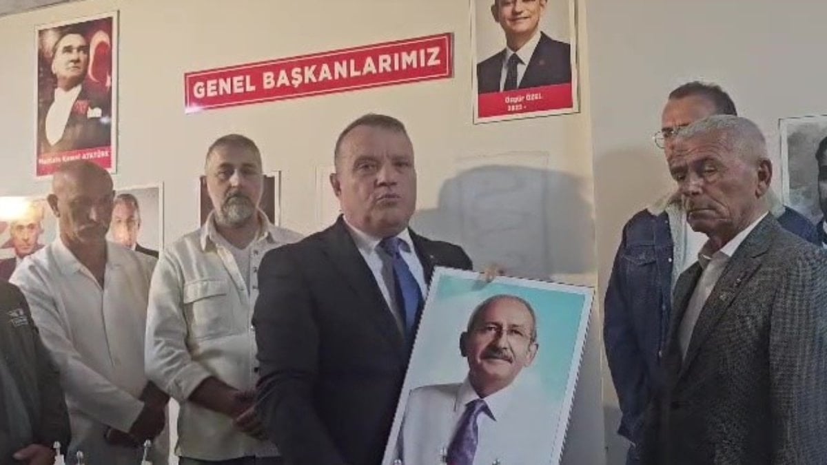 CHP Akçakoca parti binasından Kılıçdaroğlu'nun fotoğrafı kaldırıldı