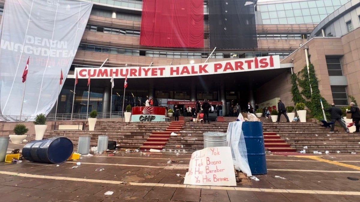CHP Genel Merkezi tahliye sonrası görüntülendi