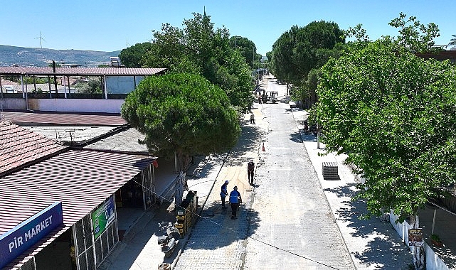 Didim Belediyesi Balat Mahallesi'nde Taş Döşeme Çalışmalarını Sürdürüyor