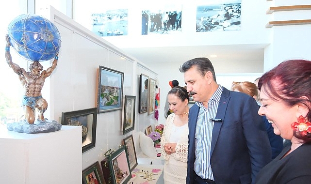 Dikili'de sanat rüzgarı: Kadının eli sanata değdi