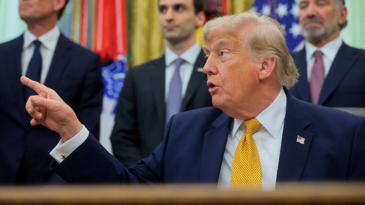 Donald Trump'tan Hürmüz Boğazı çıkışı: Tamamen açık, petrol fışkırıyor