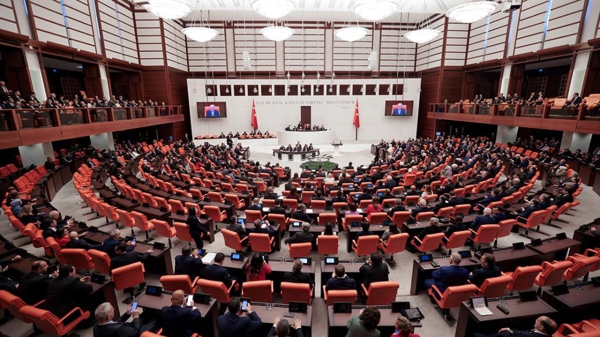 Emniyet Teşkilatı'na ilişkin düzenlemeler içeren kanun TBMM'den geçti