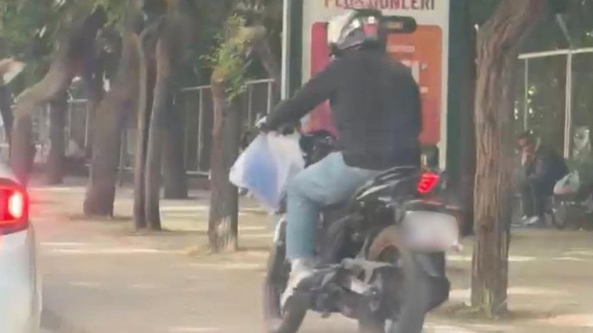 Eskişehir'de trafikten kaçan motosiklet sürücüsü, kaldırımdan ilerledi