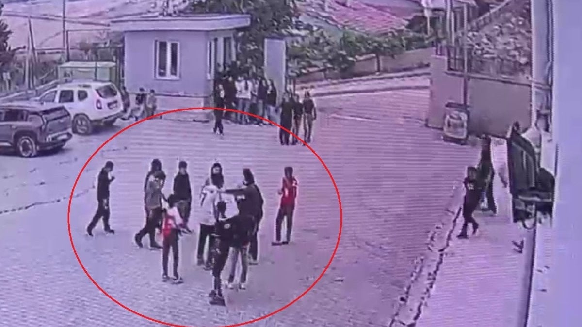 Hatay'da boğazına poğaça kaçan öğrenciyi, öğretmenin Heimlich hamlesi kurtardı