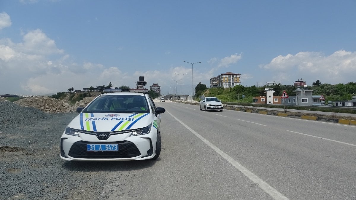 Hatay'da ilk kez trafik cezası yedi: Polis ekiplerini tebrik etti