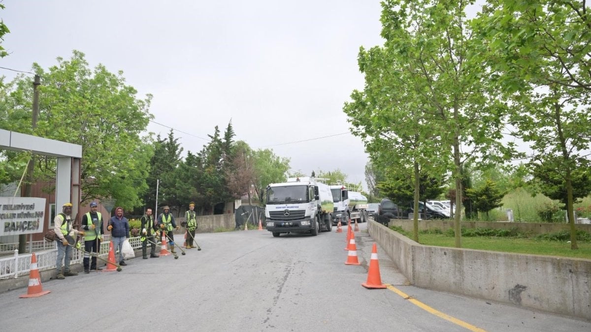 İBB, mezarlık temizliği yapmaya çalışan Esenyurt Belediyesi’ni engelledi