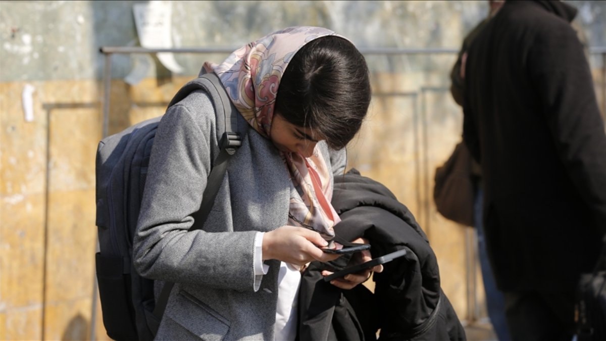 İran'da internet erişimi aylar sonra yeniden başladı