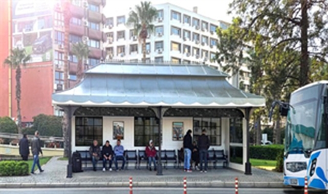 İzmir'in kimliğini yansıtan simgesel durak