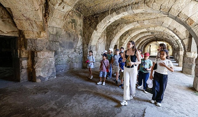 İzmir'in mirası çocuklarla geleceğe taşınıyor