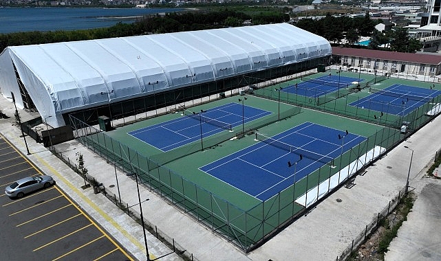 İzmit Tenis Spor Merkezi'ne 4 kapalı tenis kortu
