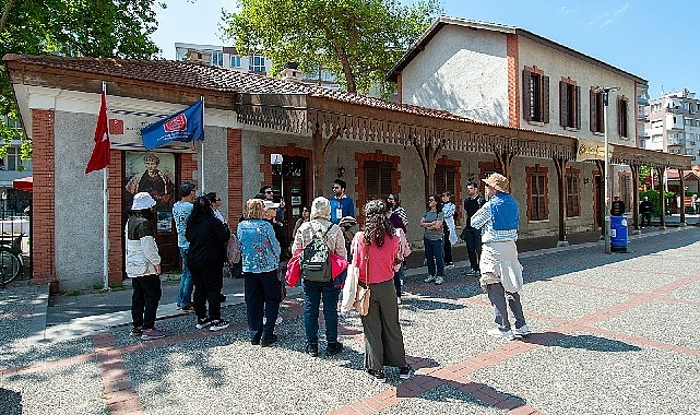 Karşıyaka Belediyesi'nin ücretsiz 'Kültür Rotası' turlarına büyük ilgi