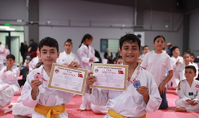 Keçiören'in Altyapı Sporcuları Karate Kuşak Sınavında Ter Döktü