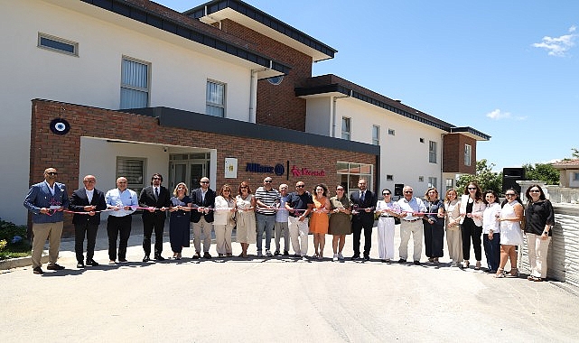 Koruncuk Vakfı 2. Yıl Sonu Şenliği'nde Mezuniyet Coşkusunu ve Dayanışmayı Bir Araya Getirdi