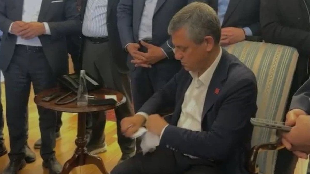 Özgür Özel'in mutlak butlan karar tebligatını okuduğu ortaya çıktı