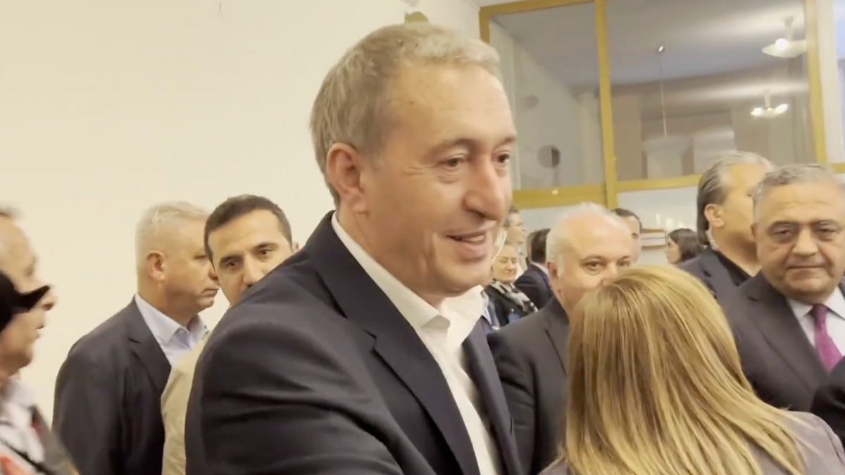 Tuncer Bakırhan'a 'Özgür Özel ile mi Kılıçdaroğlu’yla mı bayramlaşacaksınız?' sorusu