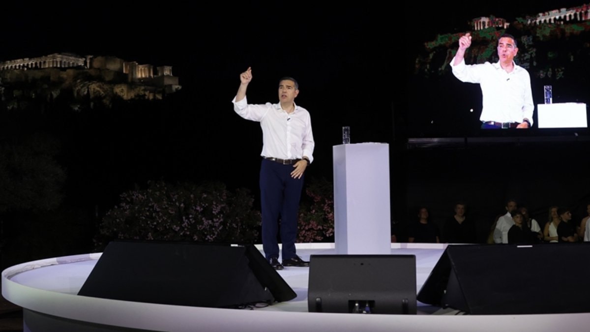 Yunanistan'ın eski başbakanı Aleksis Çipras yeni parti kurdu