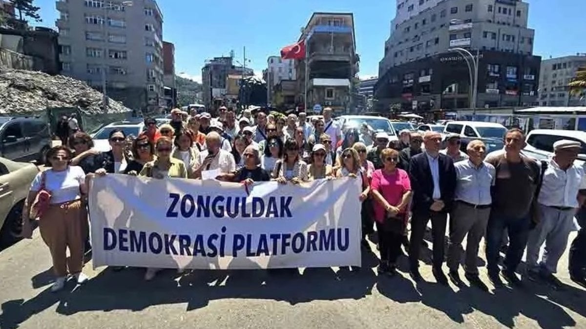 Zonguldak'ta hafızlık icazet programına 'laiklik' adı altında protesto