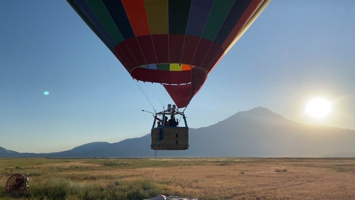 Ağrı Dağı'na yeni turizm modeli: Sıcak hava balon turları