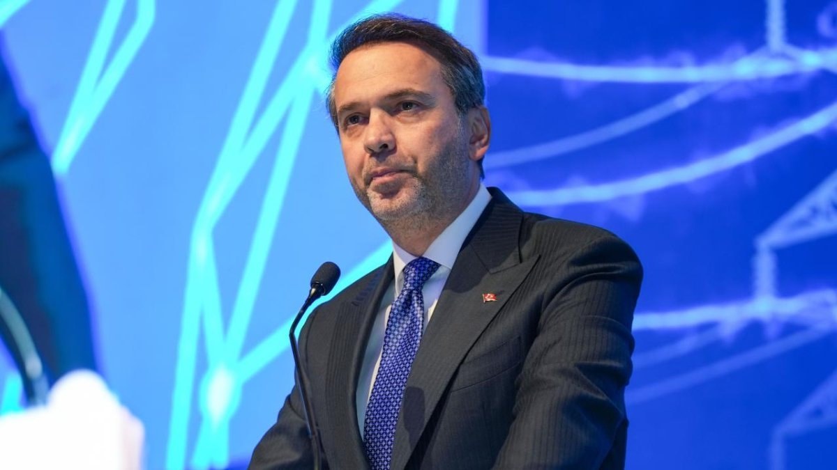 Alparslan Bayraktar: Güneşten aldığımız güçle elektrik üretiminde bir rekora imza attık
