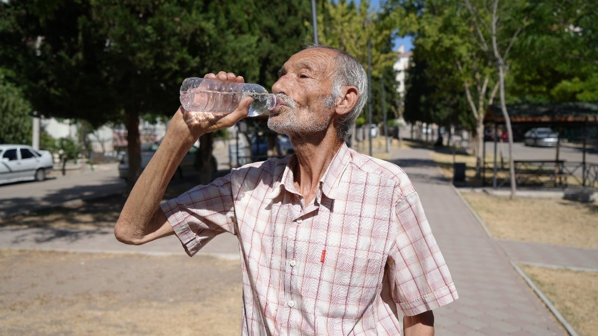 Ankara'da 34 yıl sonra su içmeye başlayan adam bu kez yemek yiyemiyor