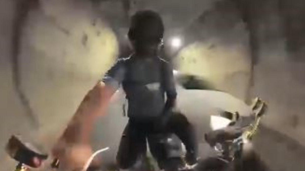 Cankurtaran Tüneli'nde şerit ihlali yapan otomobil, motosiklete çarptı