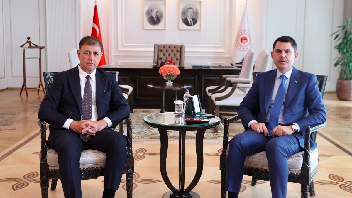 Cemil Tugay, Murat Kurum'u makamında ziyaret etti
