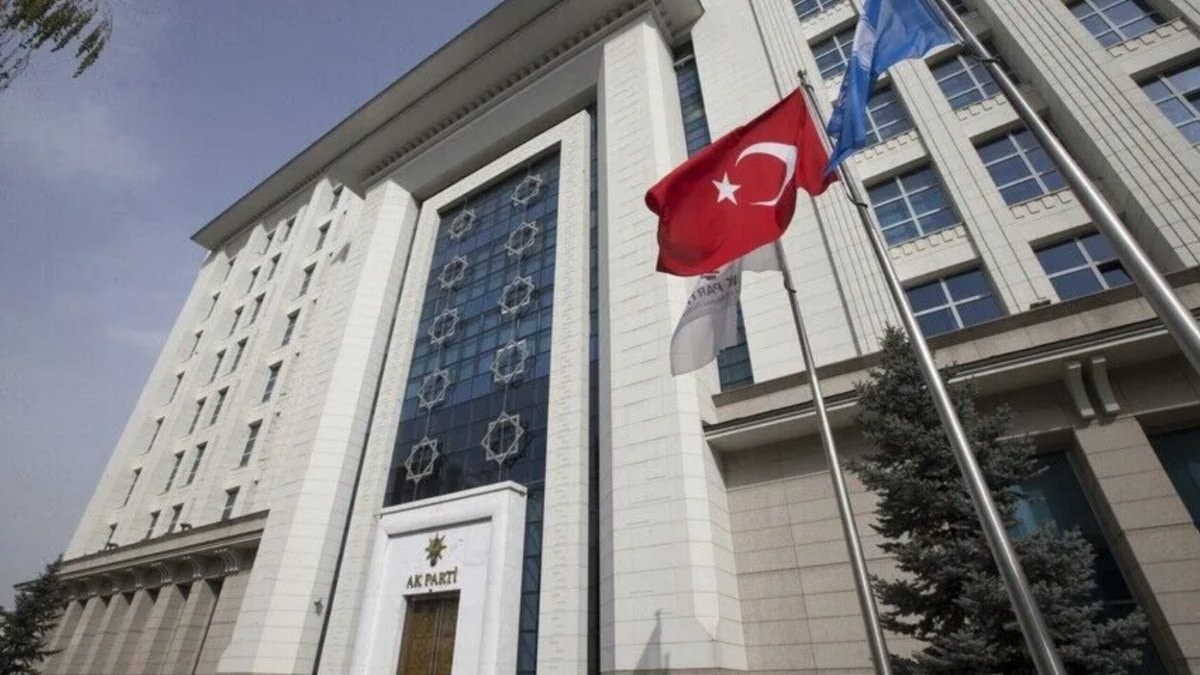 Çeyrek asrı geride bırakan AK Parti, yeni yaşını kutlamaya hazırlanıyor
