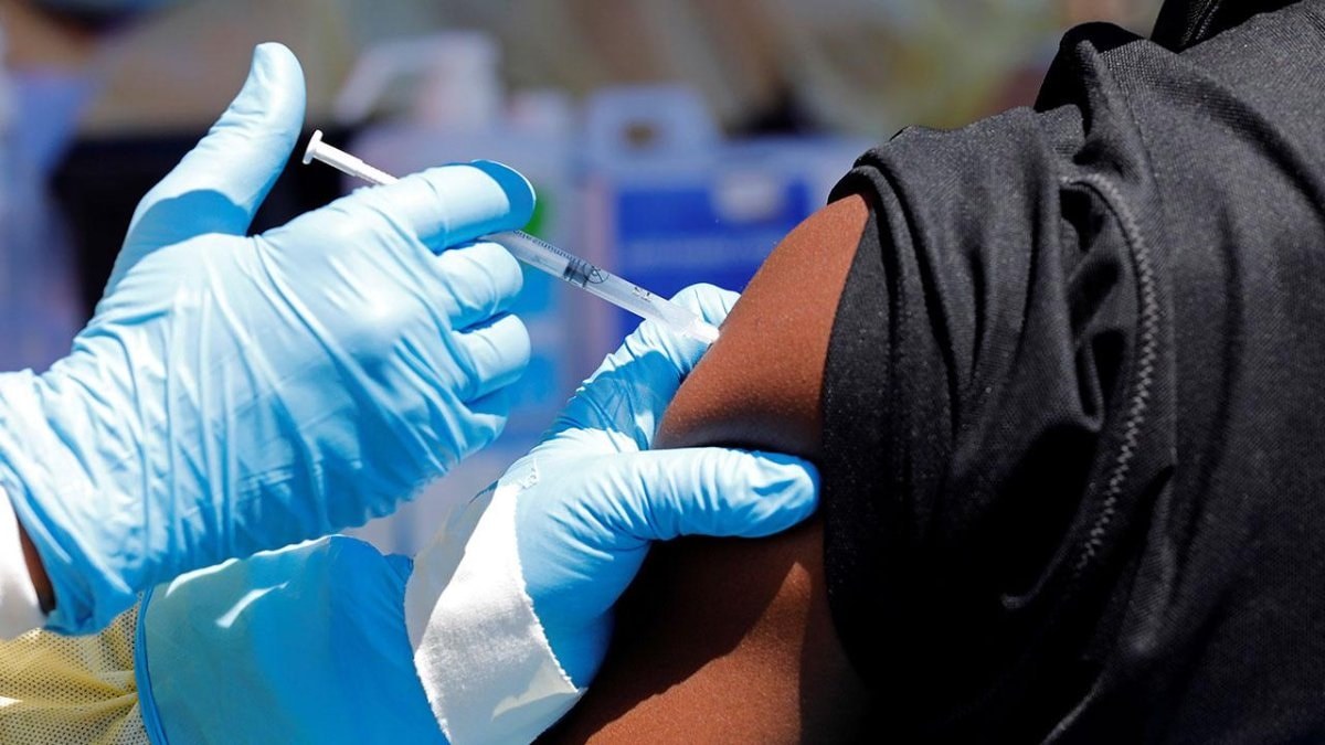 Ebola’ya karşı ilk deneysel aşı insanda denendi